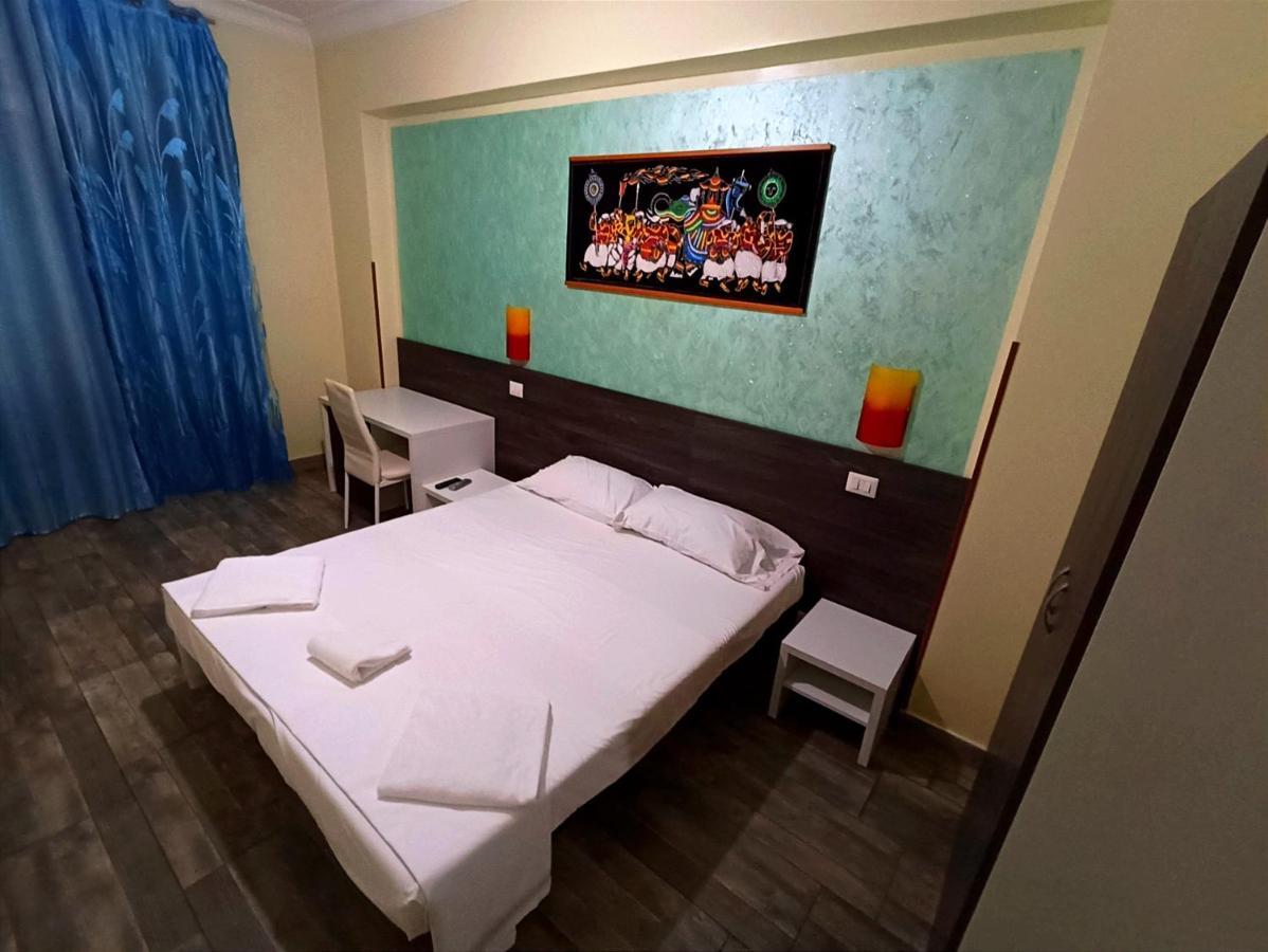 Tiburtina Guesthouse Рим Экстерьер фото