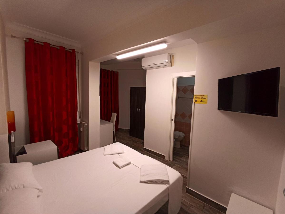 Tiburtina Guesthouse Рим Экстерьер фото
