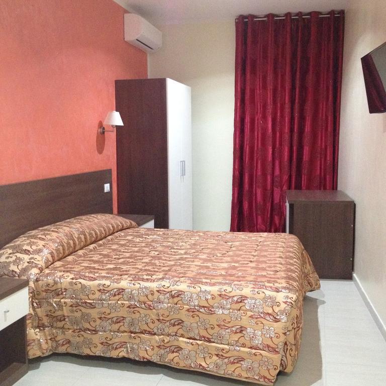 Tiburtina Guesthouse Рим Экстерьер фото