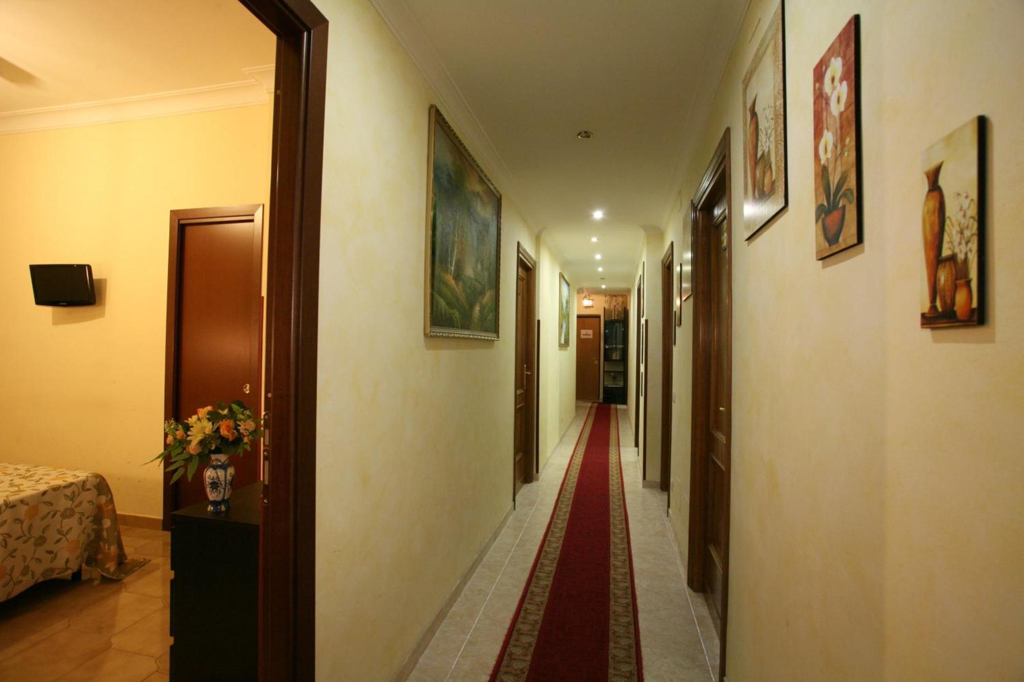 Tiburtina Guesthouse Рим Экстерьер фото
