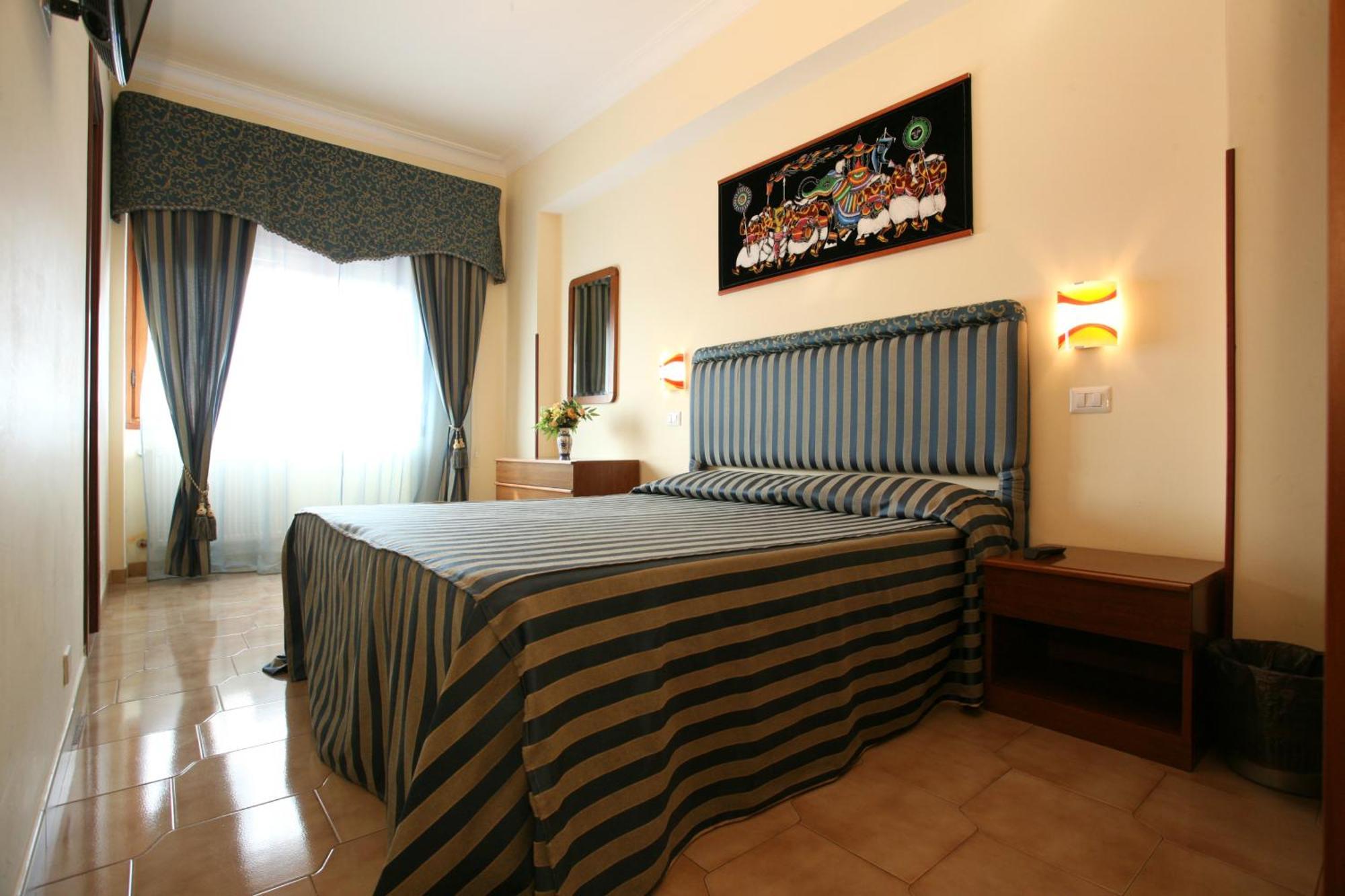 Tiburtina Guesthouse Рим Экстерьер фото