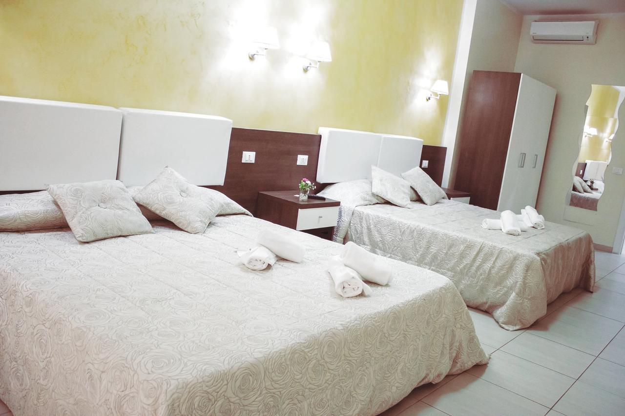 Tiburtina Guesthouse Рим Экстерьер фото